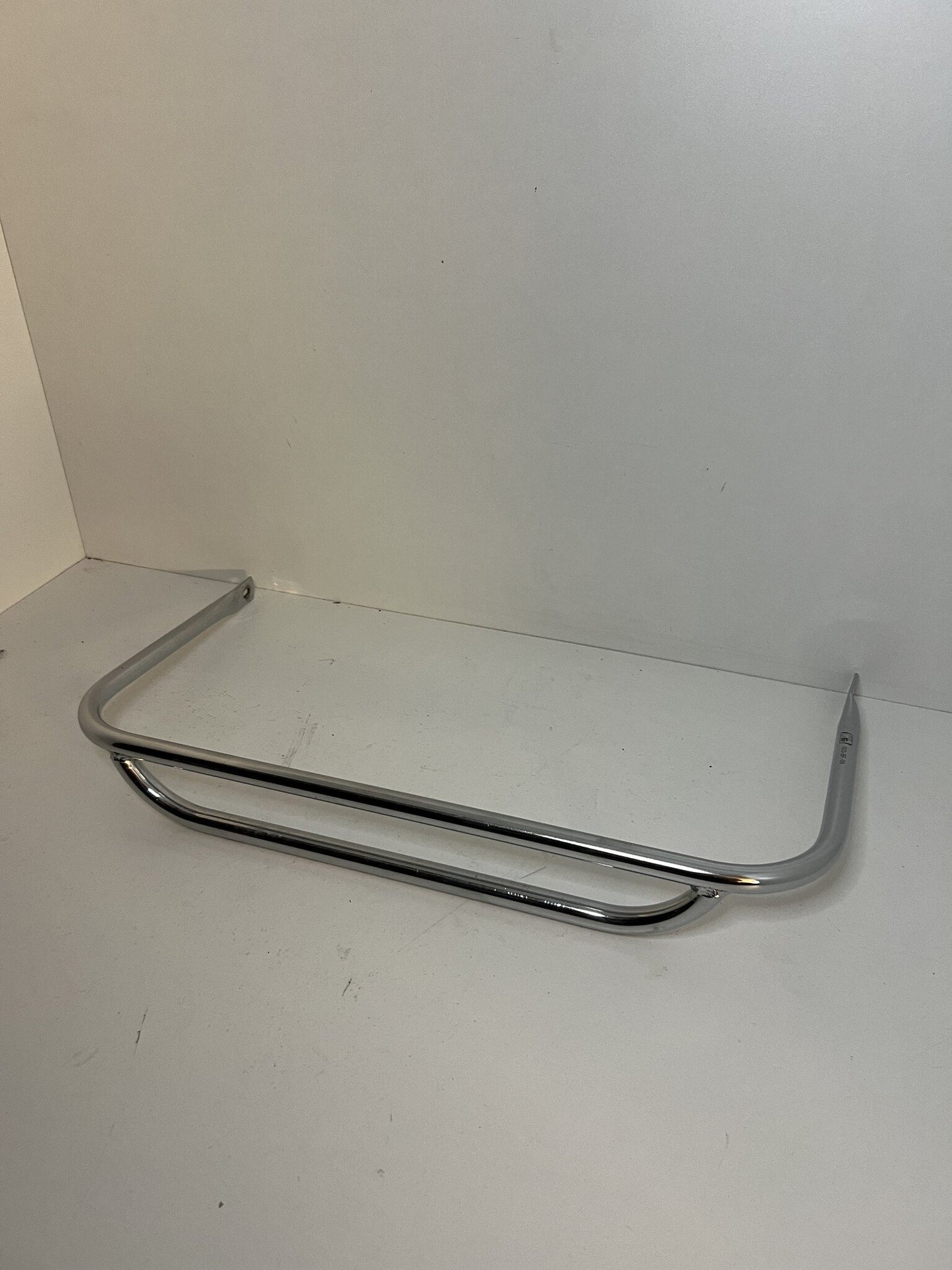 Staffa superiore paraurti anteriore KG usata 003-BF-99